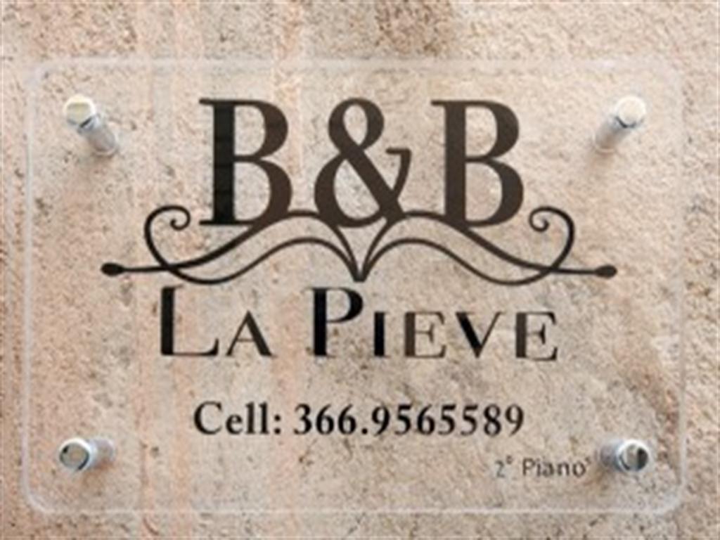 مبيت وإفطار أريتسو La Pieve الغرفة الصورة